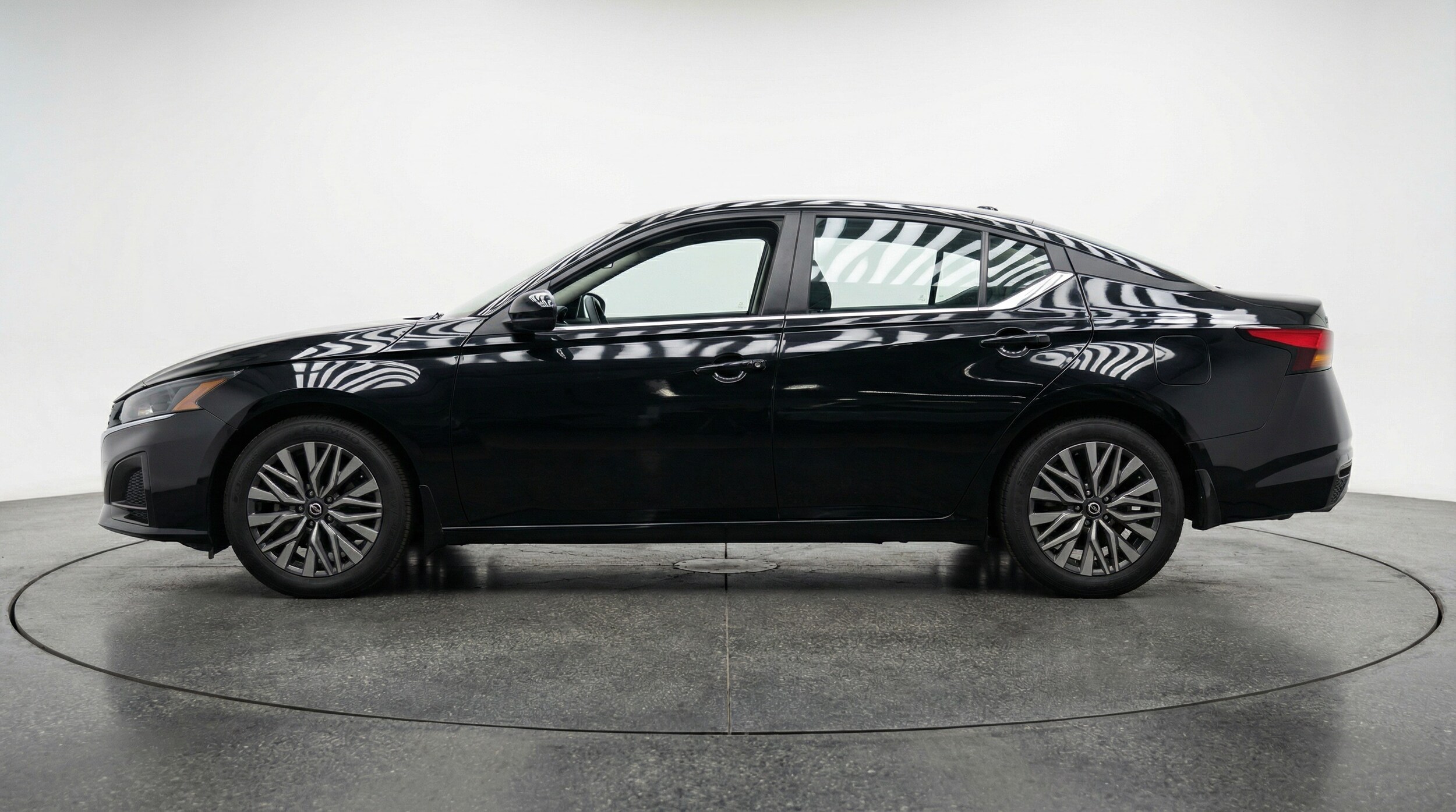 Thumbnail: 2025 Nissan Altima - 4