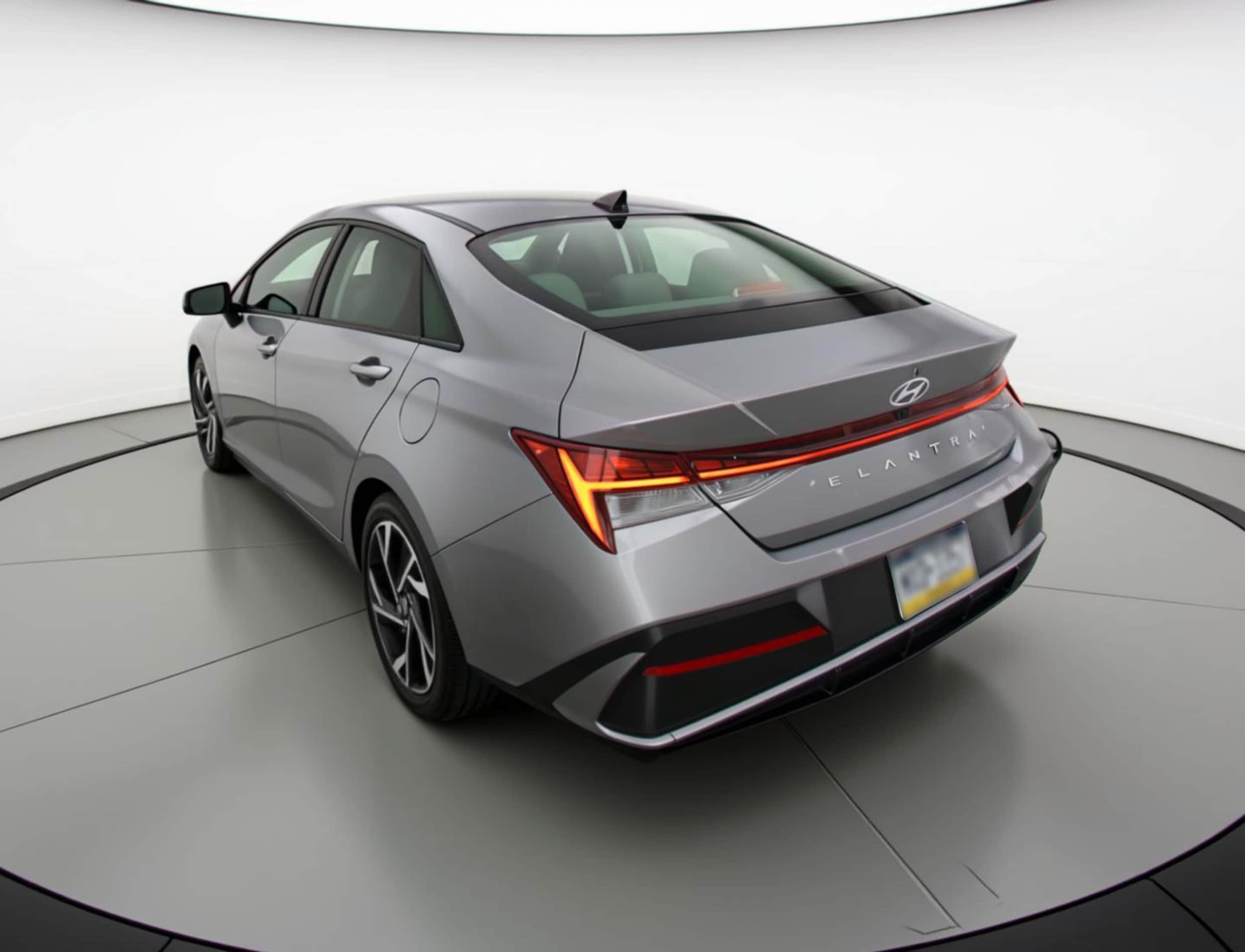 Thumbnail: 2025 Hyundai Elantra - 5