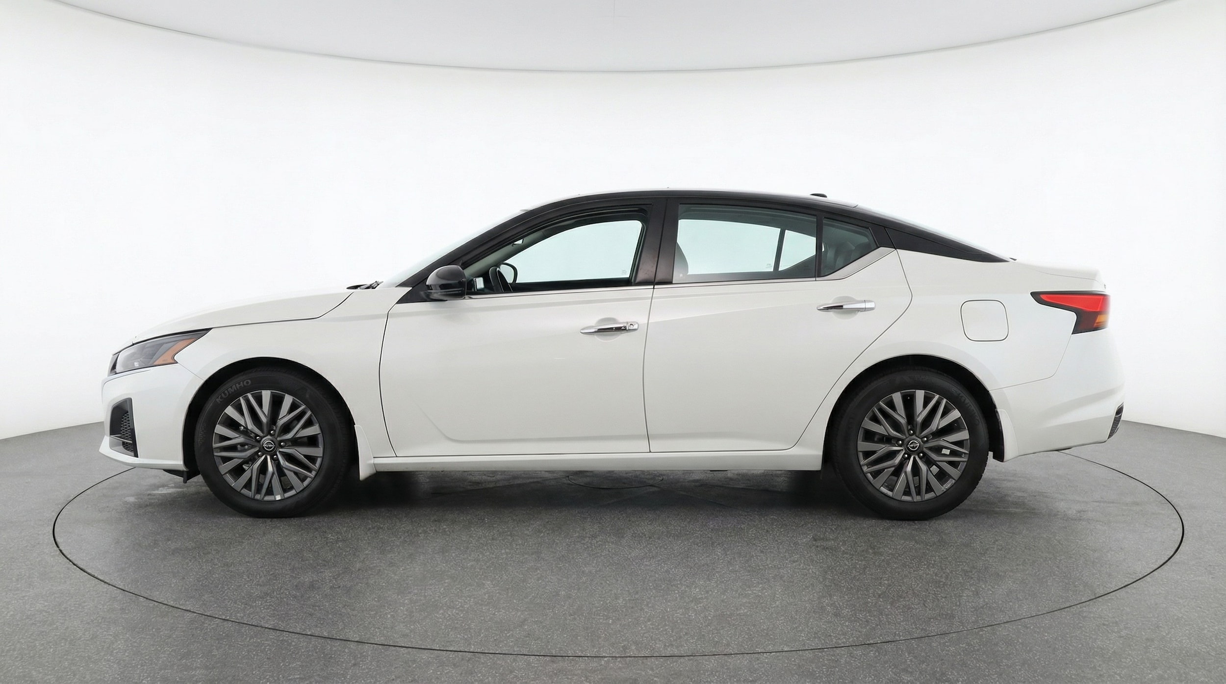 Thumbnail: 2025 Nissan Altima - 4