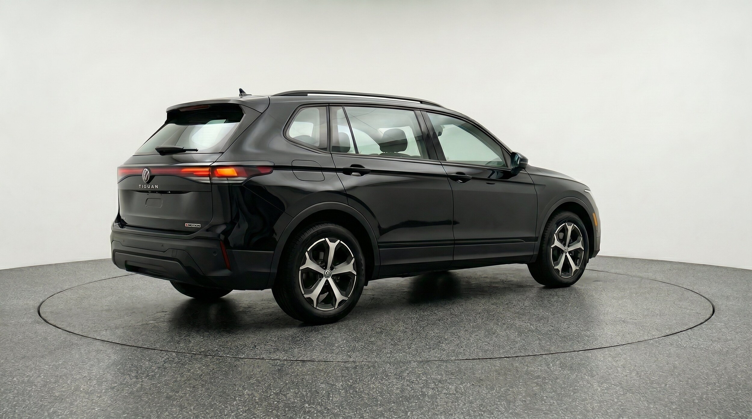 Thumbnail: 2026 Volkswagen Tiguan - 9