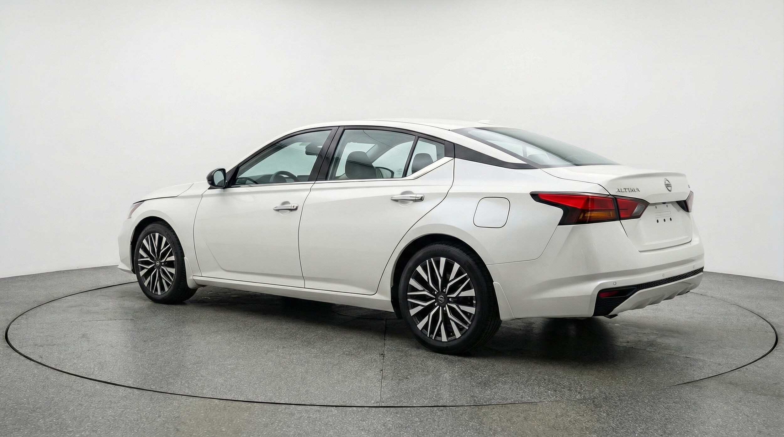 Thumbnail: 2025 Nissan Altima - 5