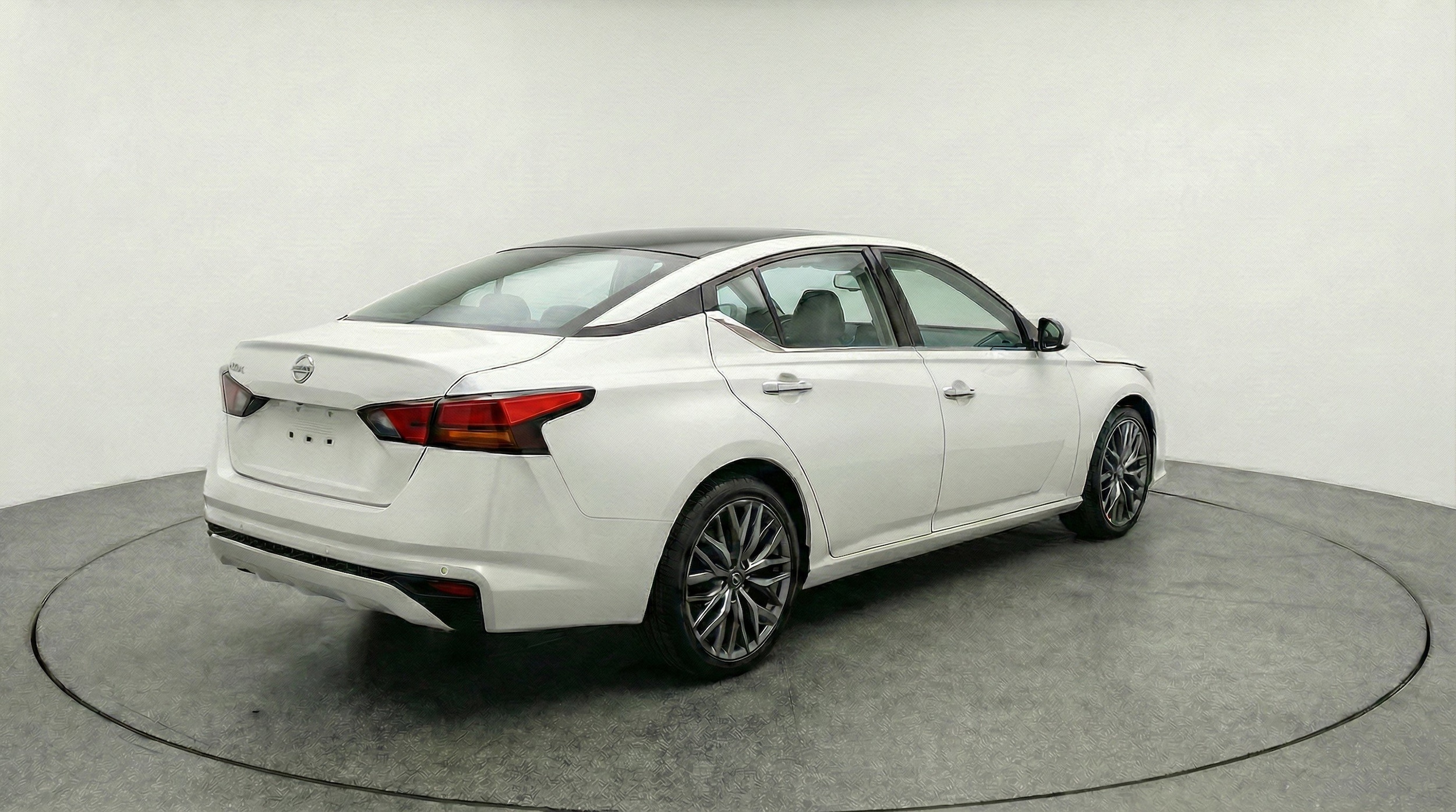 Thumbnail: 2025 Nissan Altima - 9