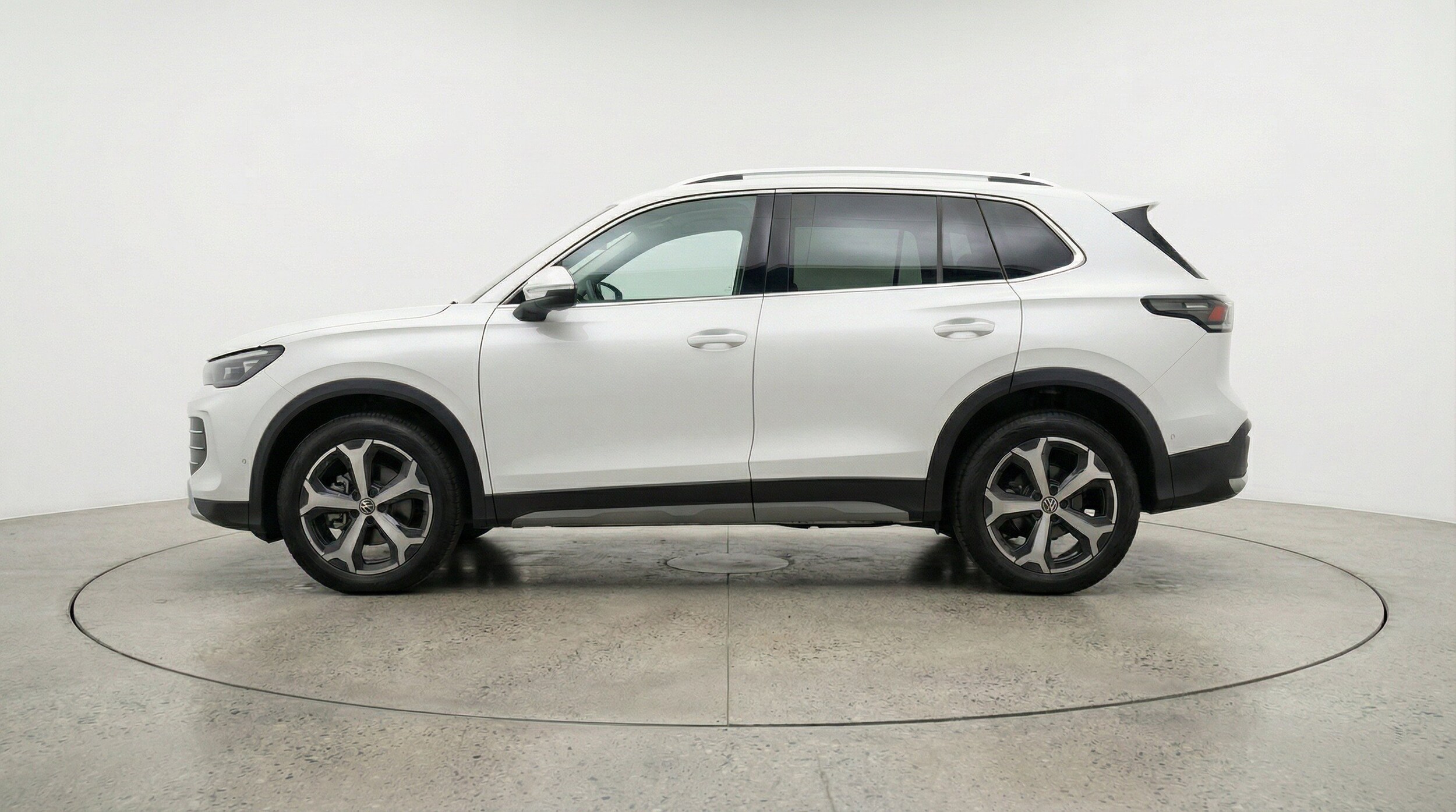Thumbnail: 2026 Volkswagen Tiguan - 5