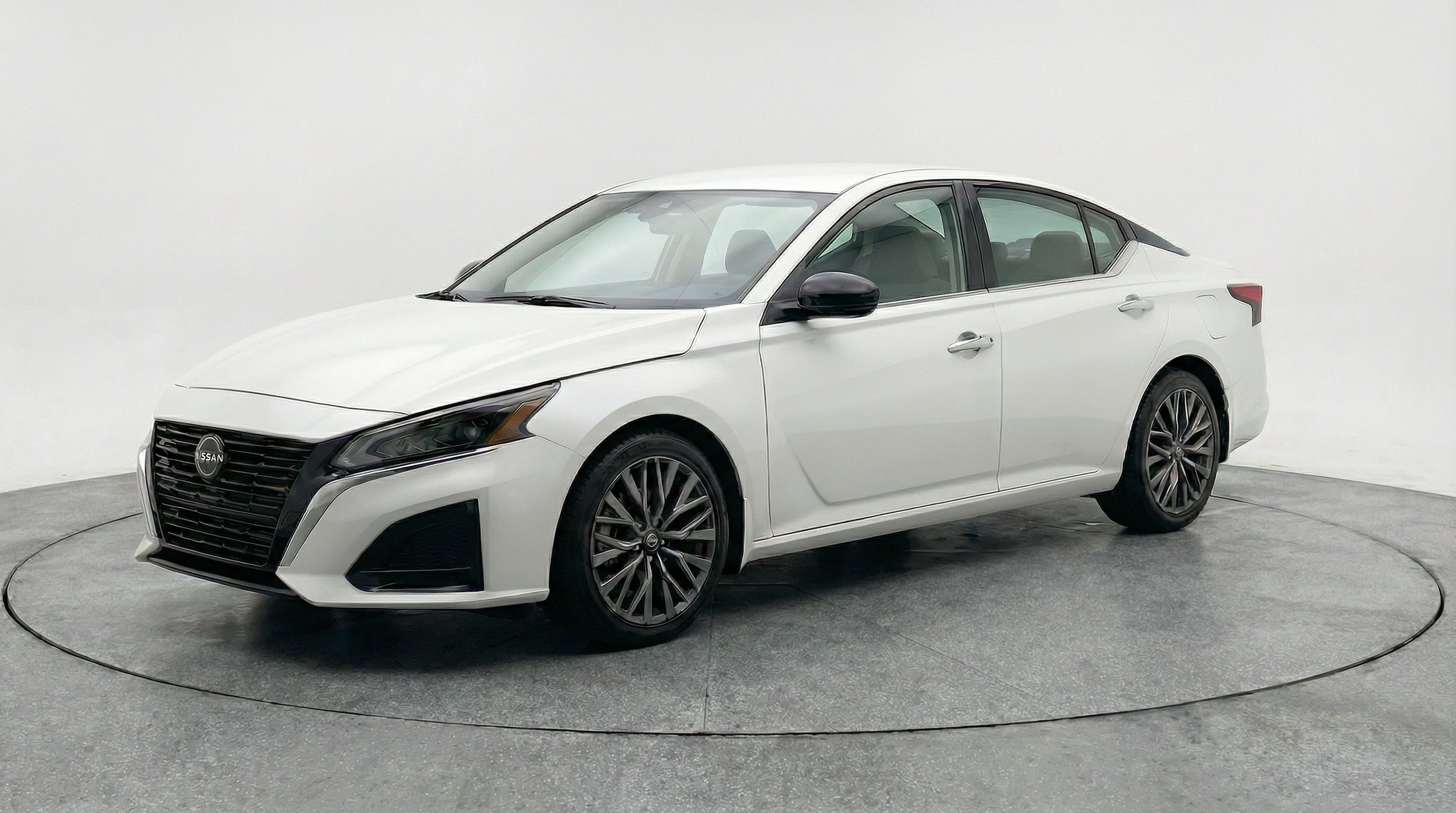 Thumbnail: 2025 Nissan Altima - 3