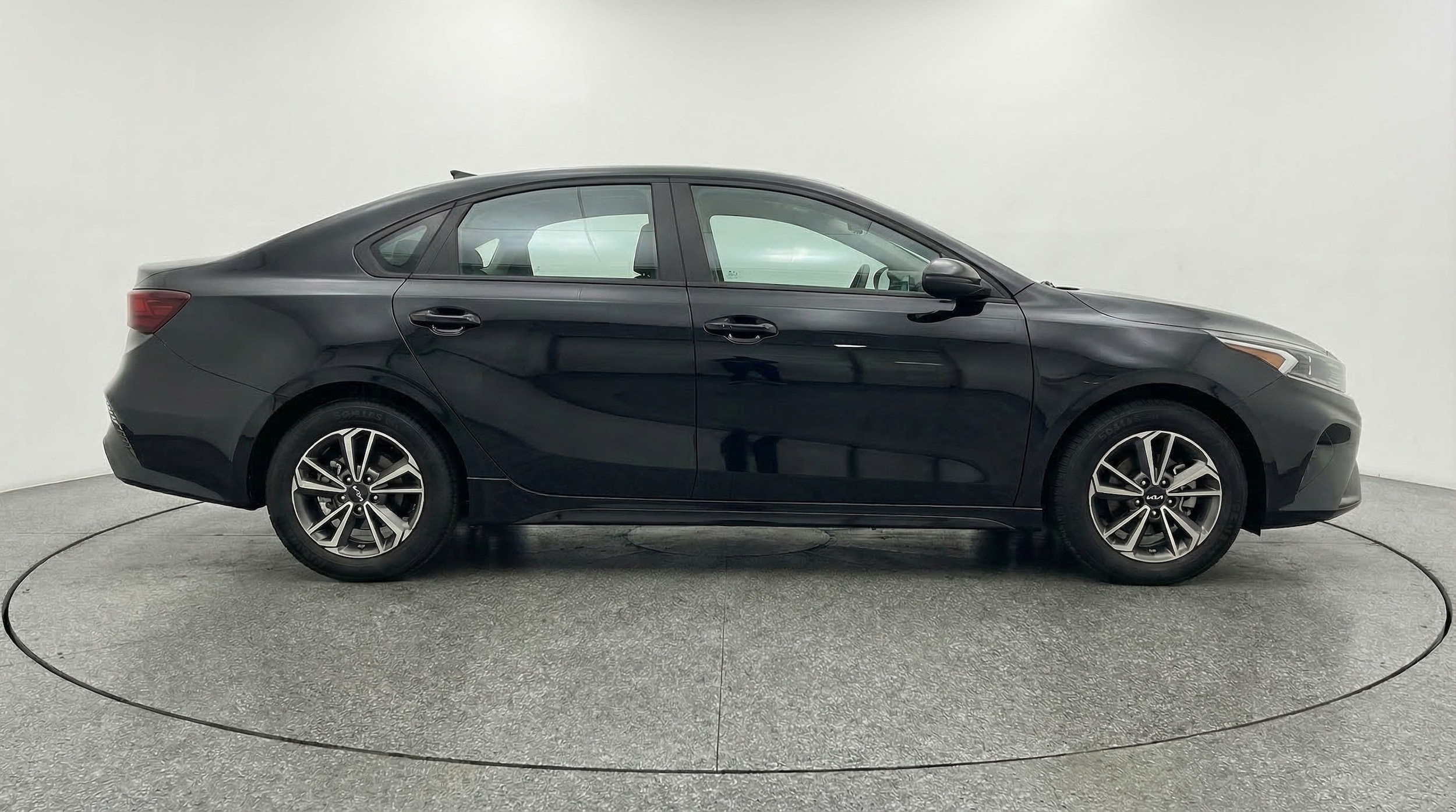 Thumbnail: 2024 Kia Forte - 8