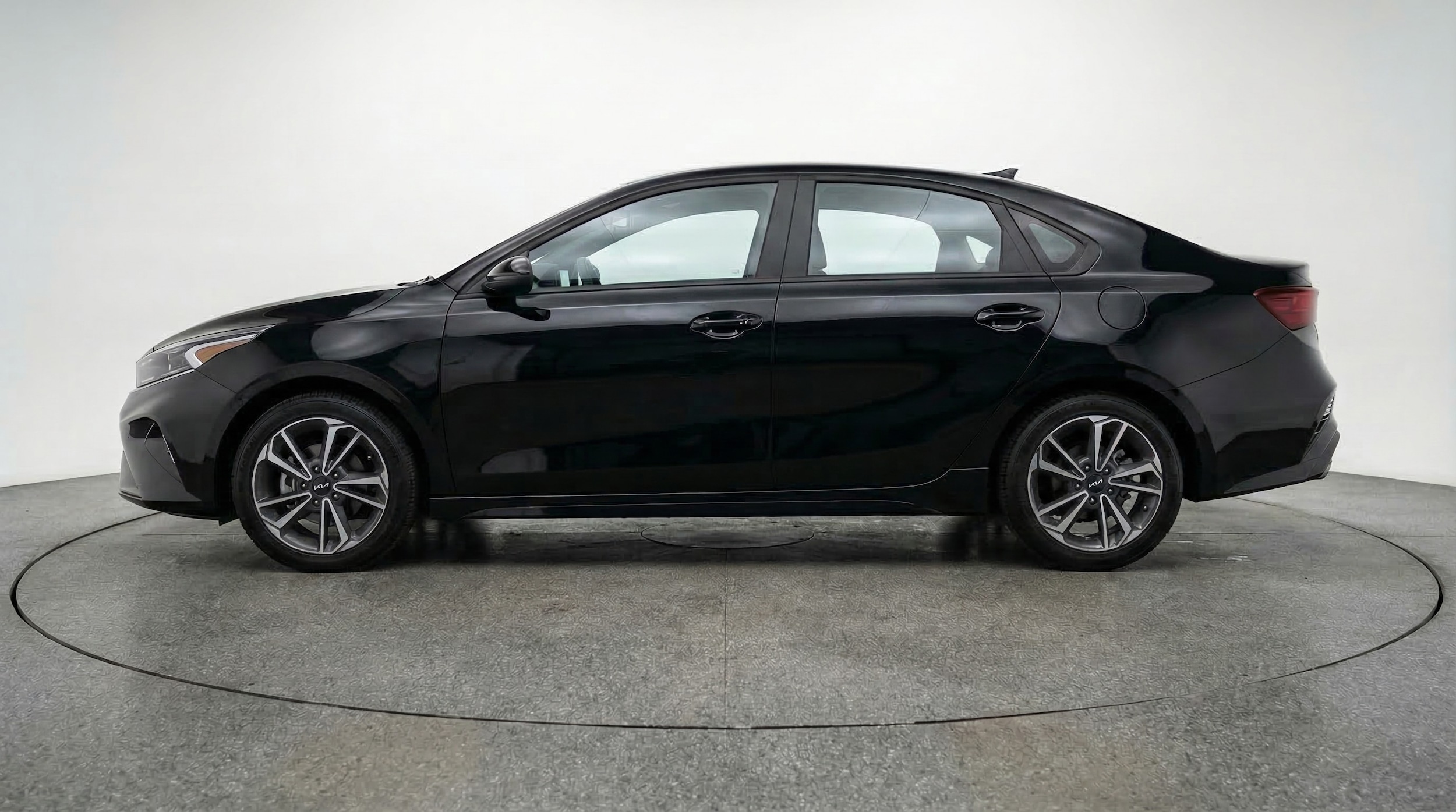 Thumbnail: 2024 Kia Forte - 4