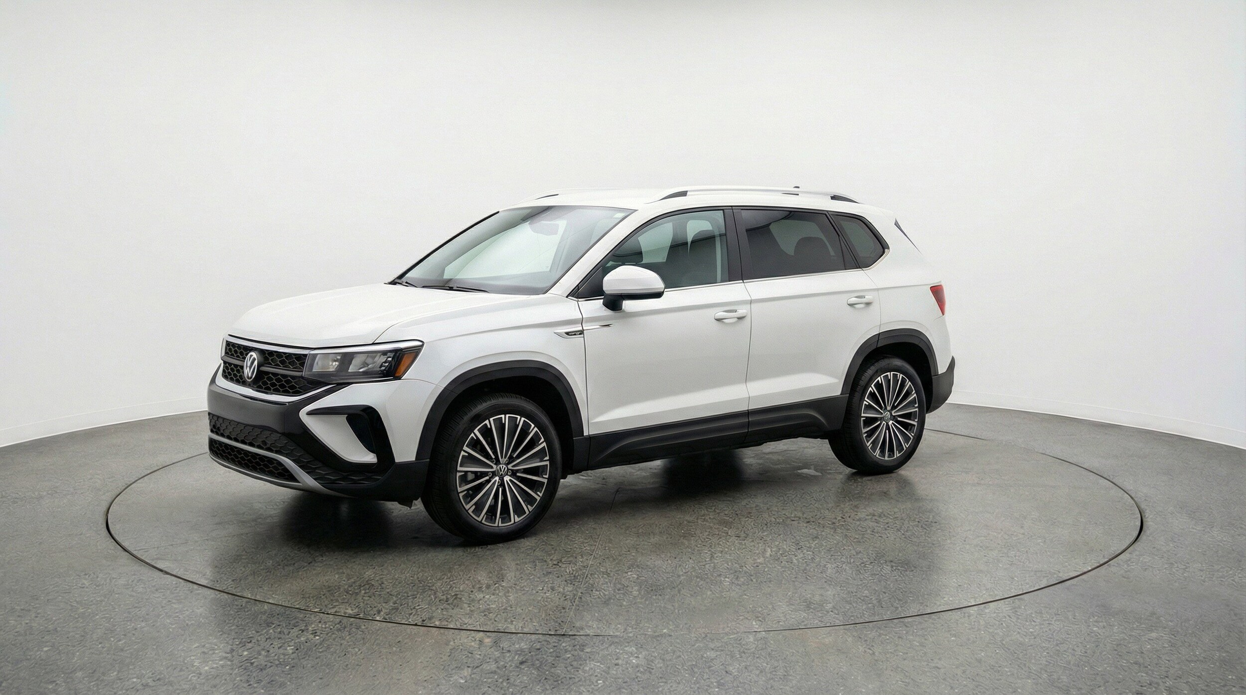 Thumbnail: 2025 Volkswagen Taos - 3