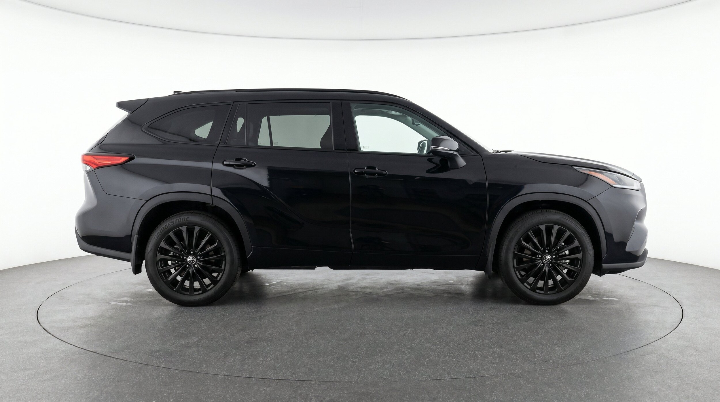 Thumbnail: 2025 Toyota Highlander - 11