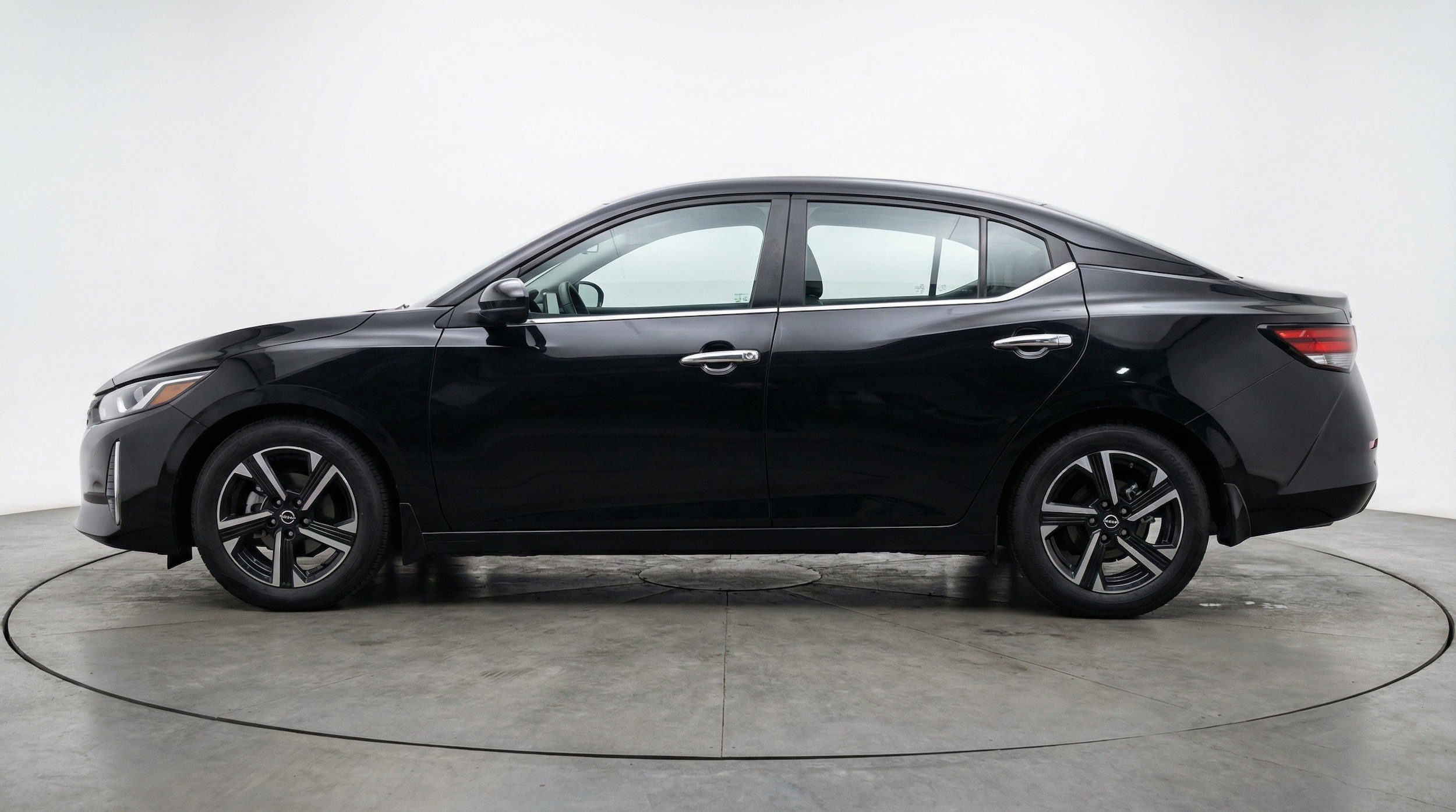 Thumbnail: 2025 Nissan Sentra - 5