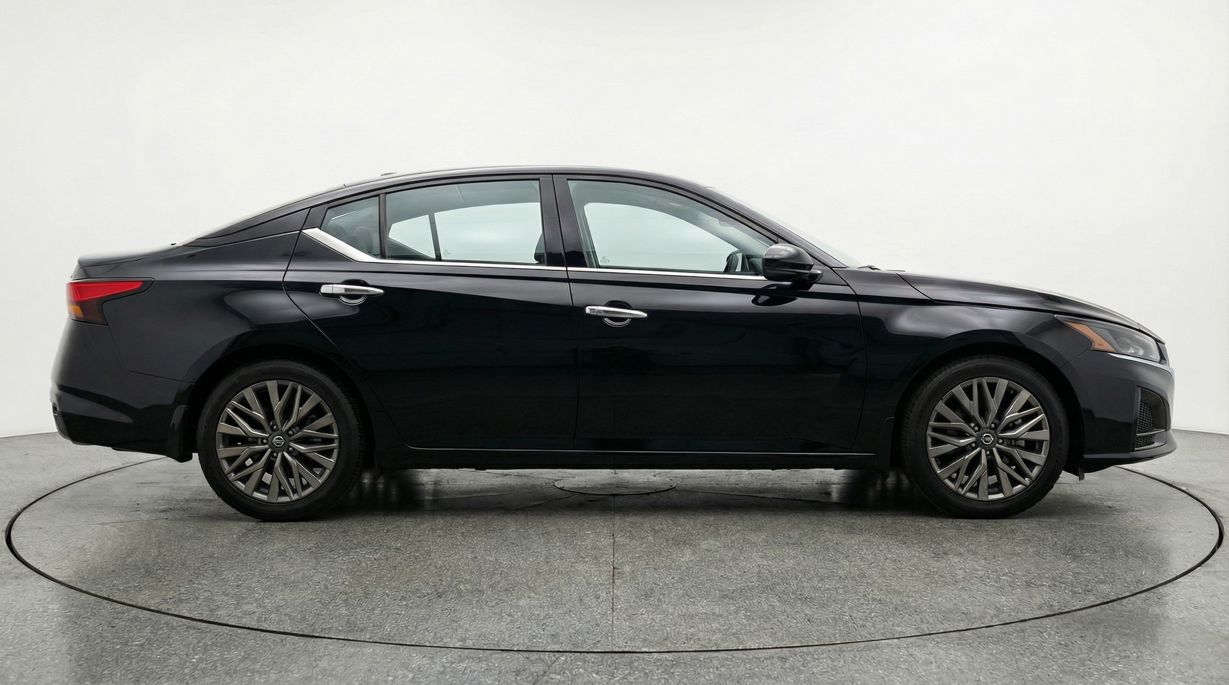 Thumbnail: 2025 Nissan Altima - 8