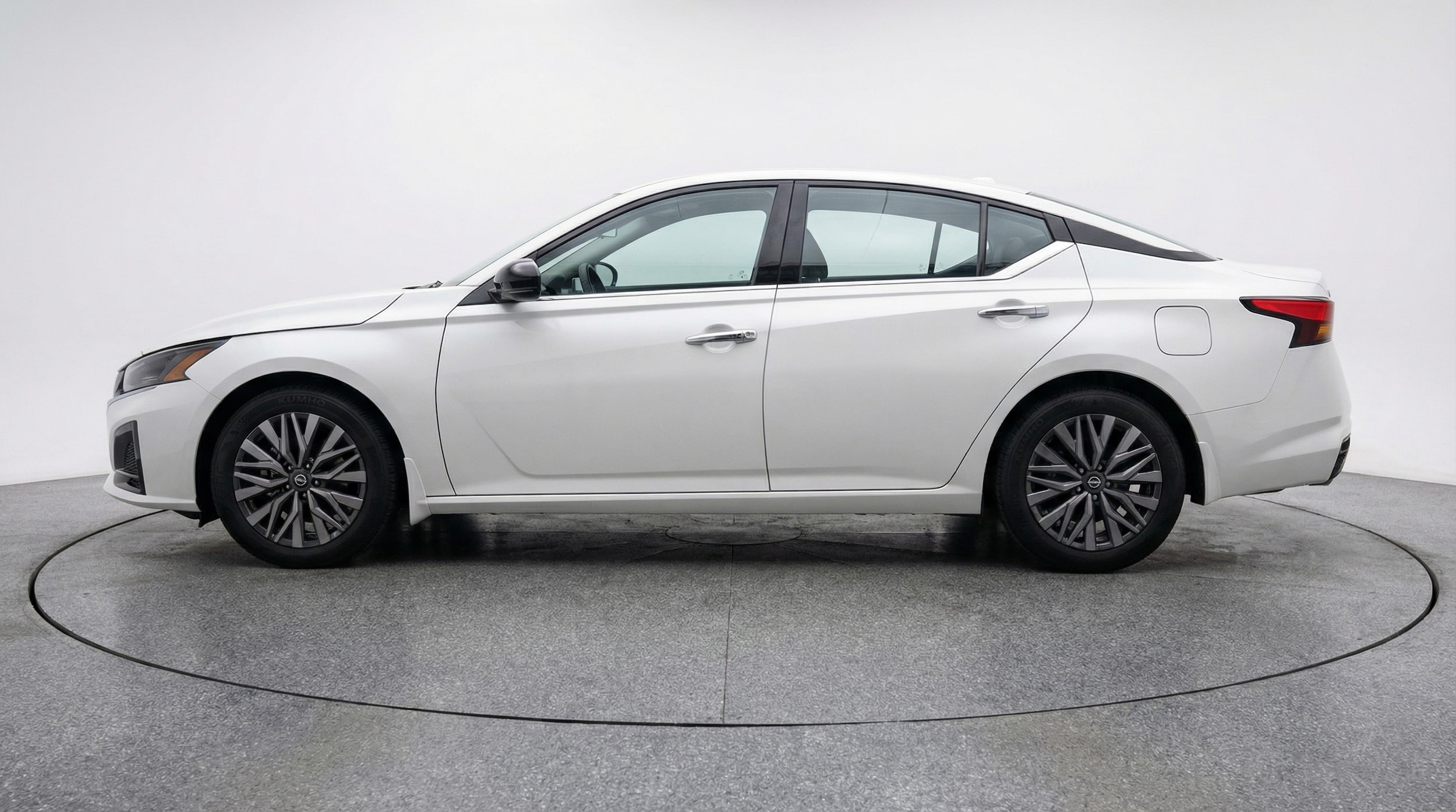 Thumbnail: 2025 Nissan Altima - 4