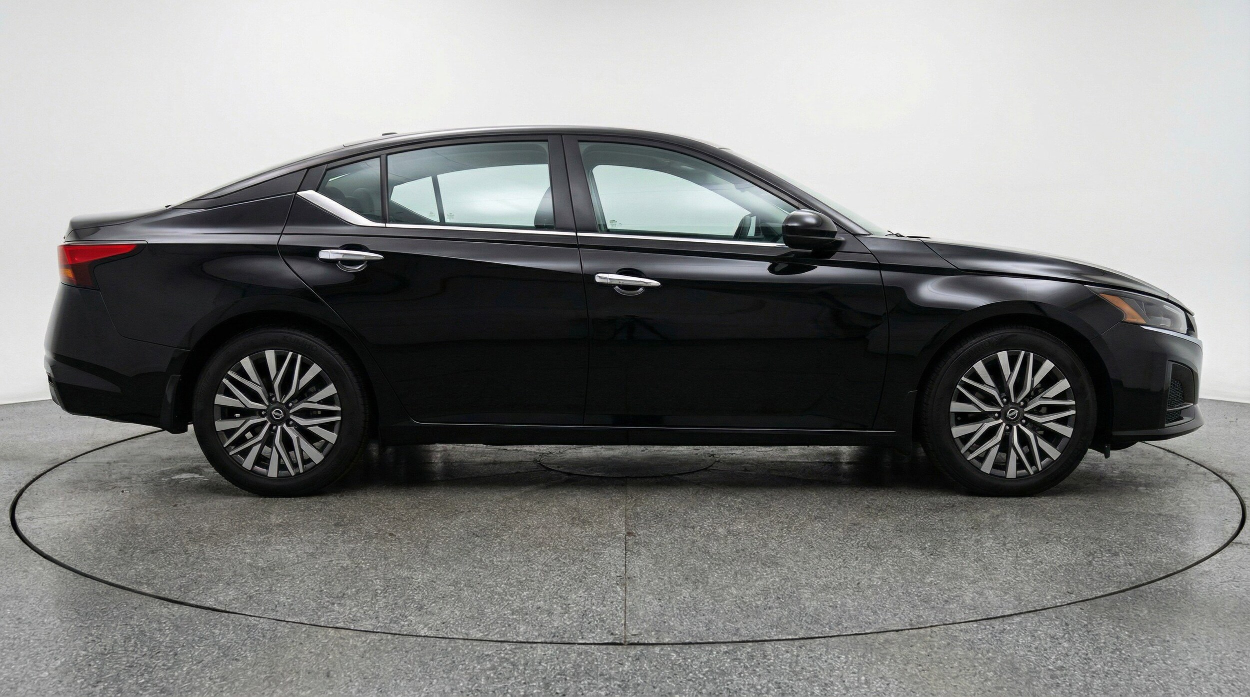 Thumbnail: 2025 Nissan Altima - 11