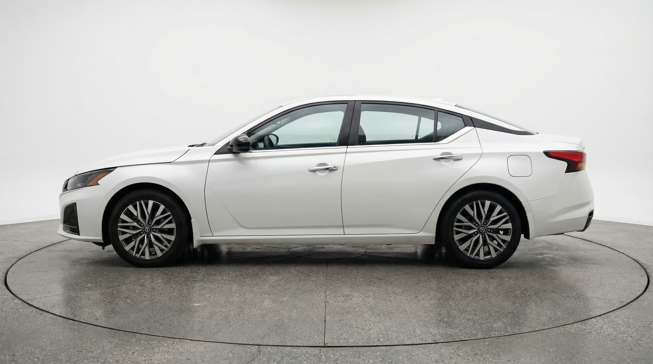 Thumbnail: 2025 Nissan Altima - 4