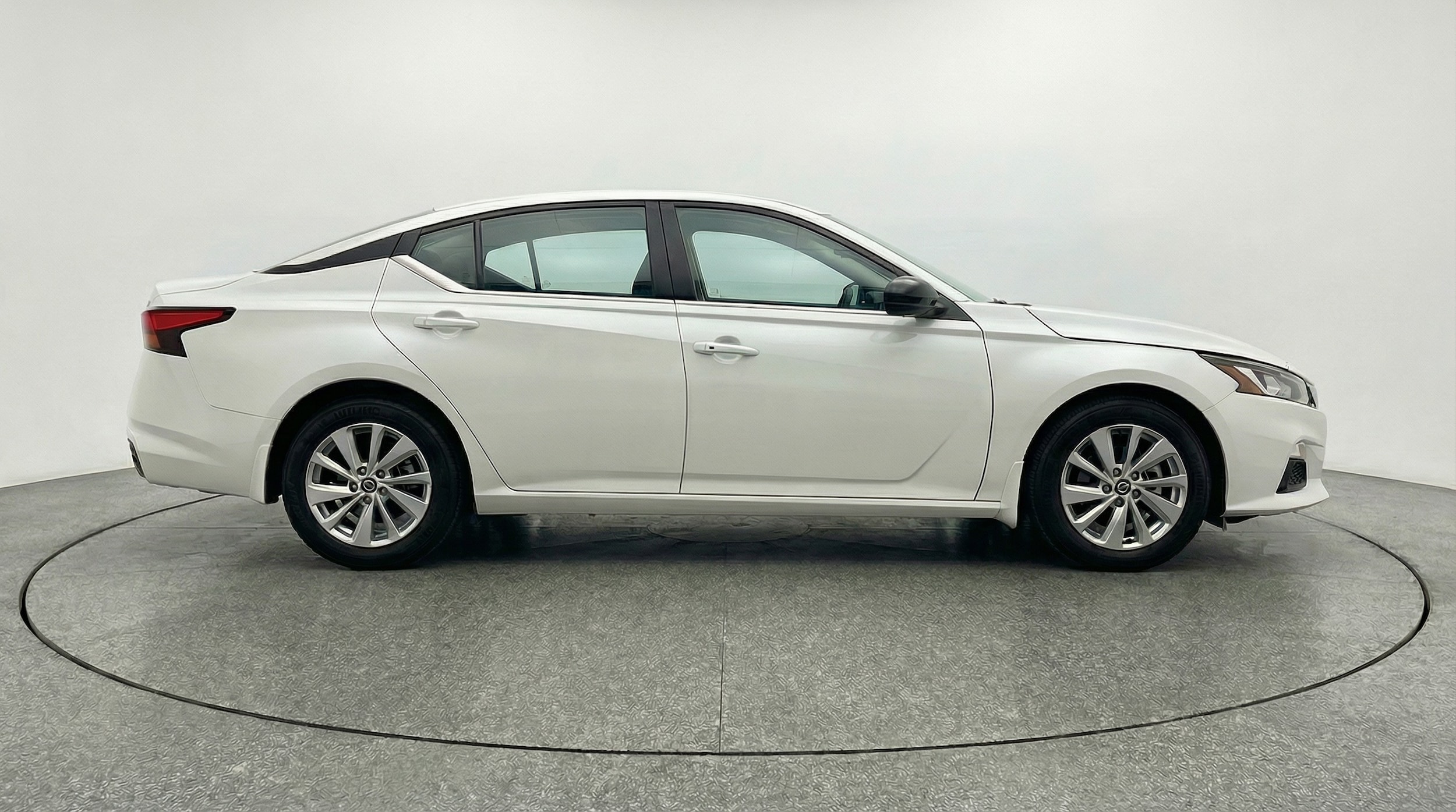 Thumbnail: 2025 Nissan Altima - 8