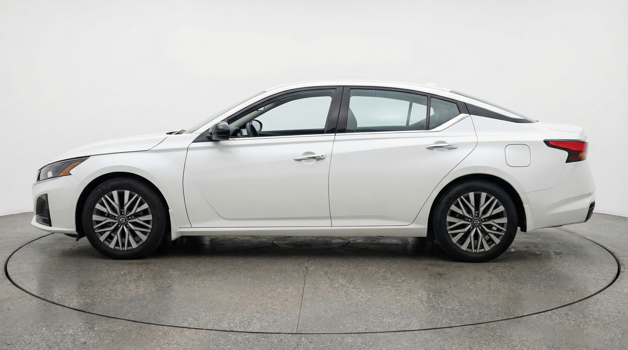 Thumbnail: 2025 Nissan Altima - 5