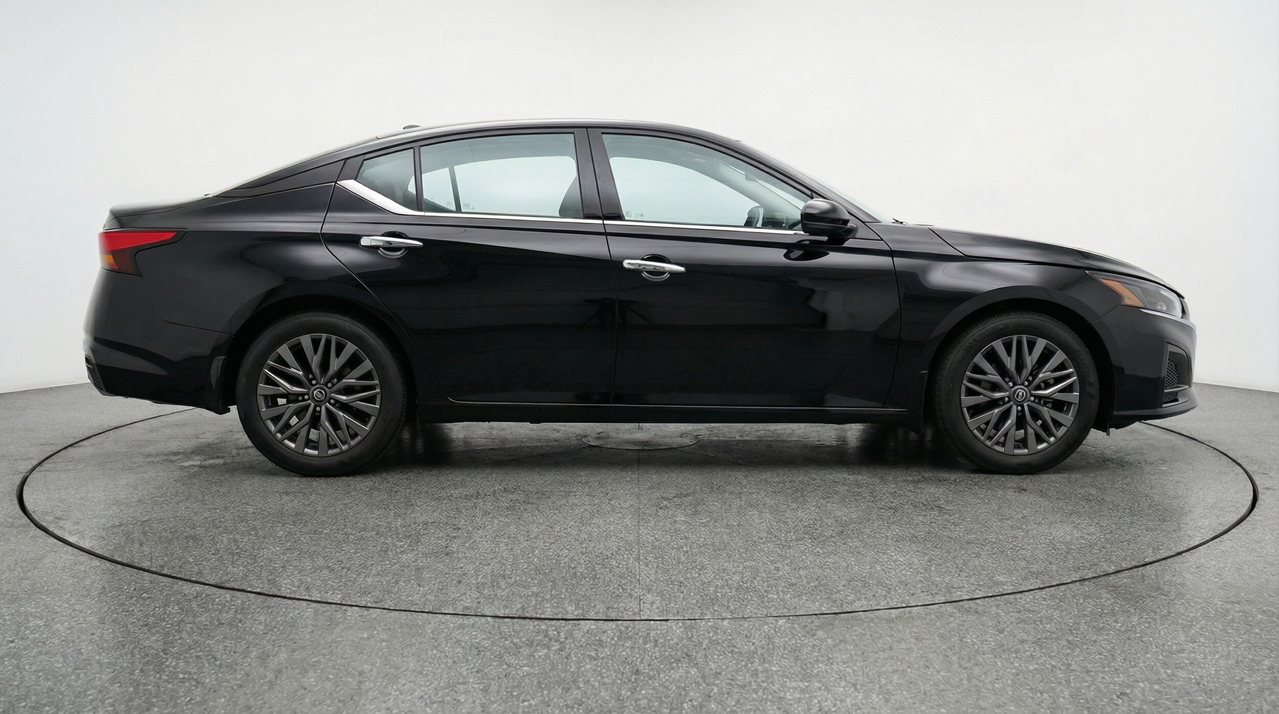 Thumbnail: 2025 Nissan Altima - 8