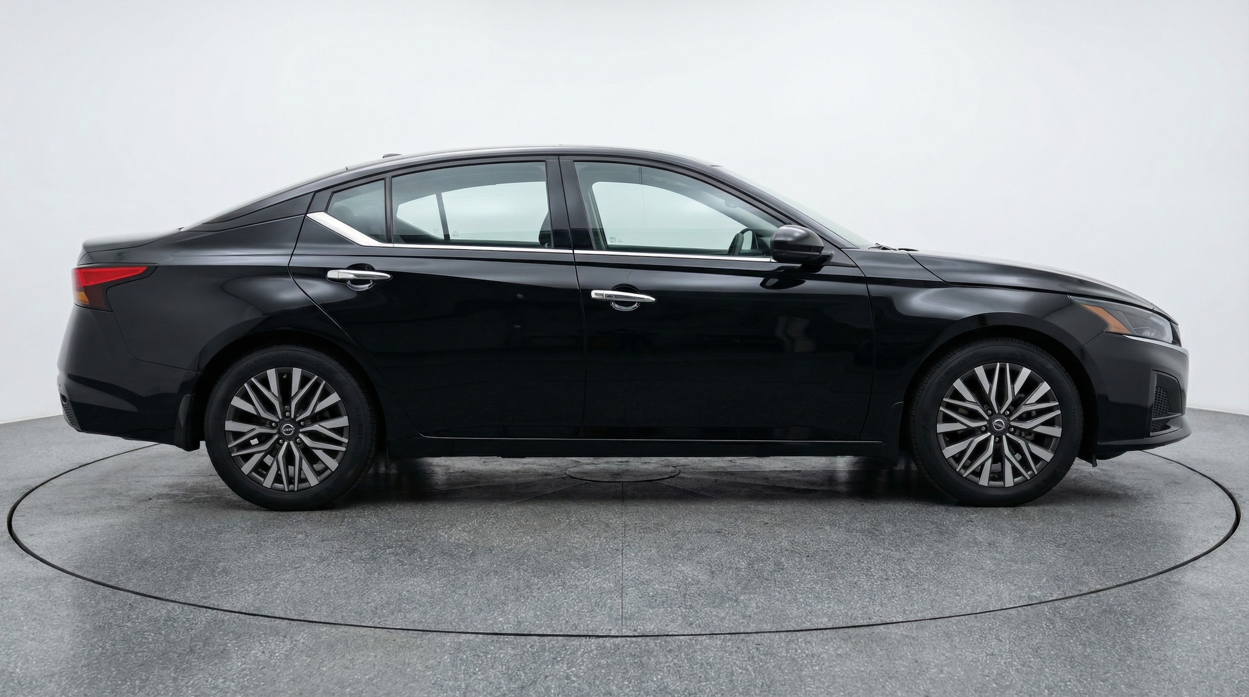 Thumbnail: 2025 Nissan Altima - 8