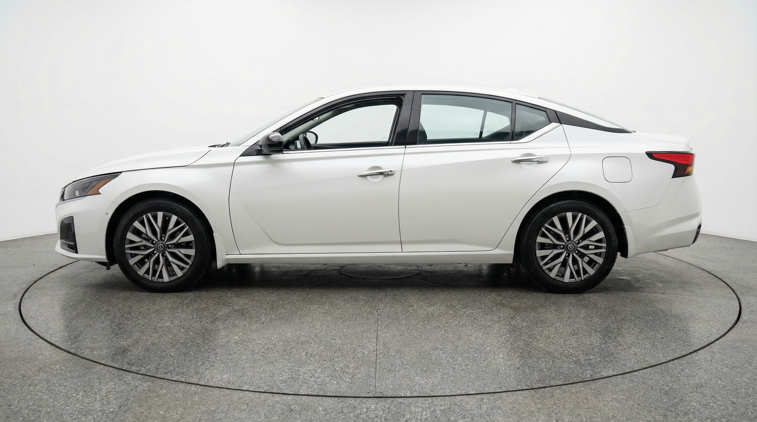 Thumbnail: 2025 Nissan Altima - 4