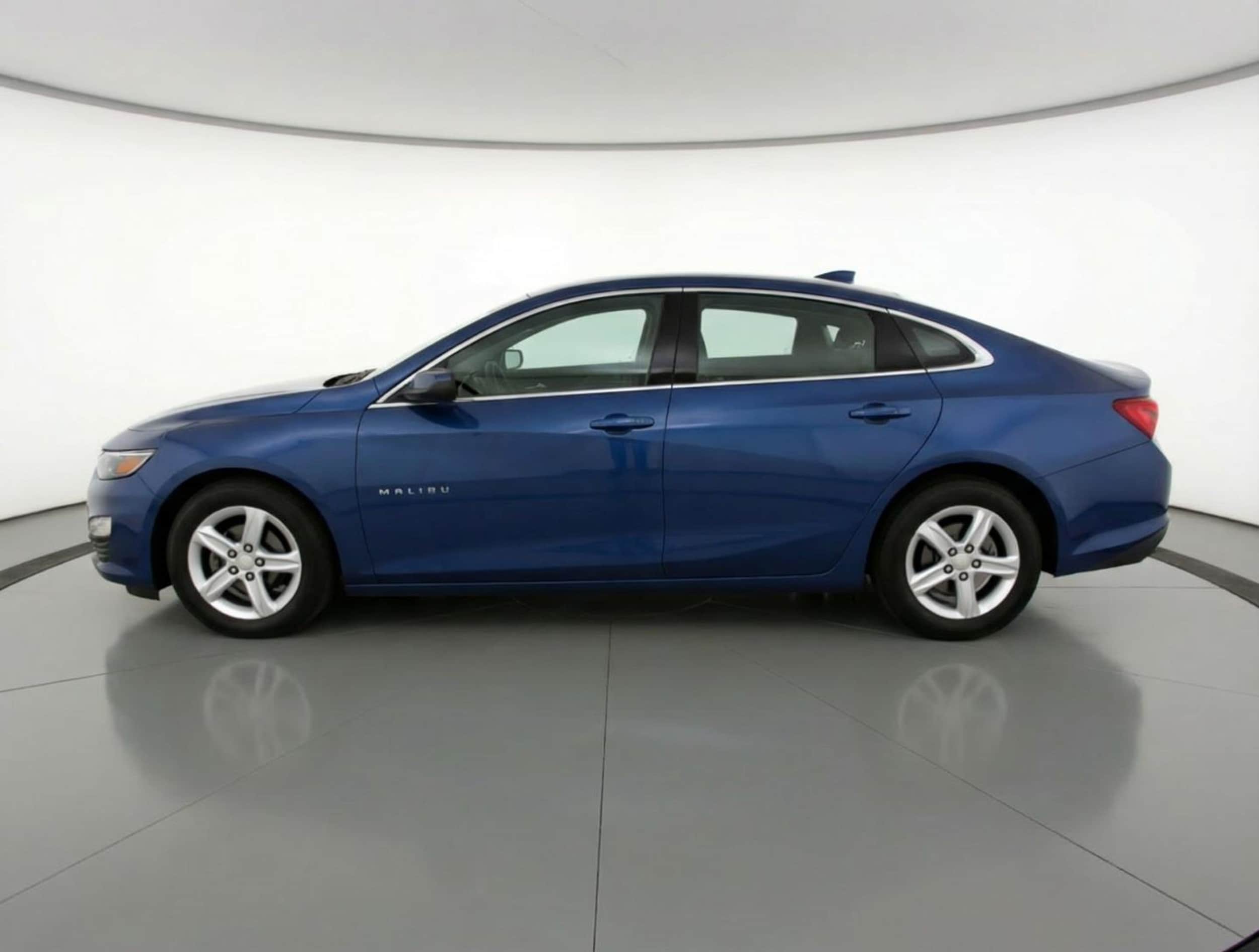 Thumbnail: 2024 Chevrolet Malibu - 4