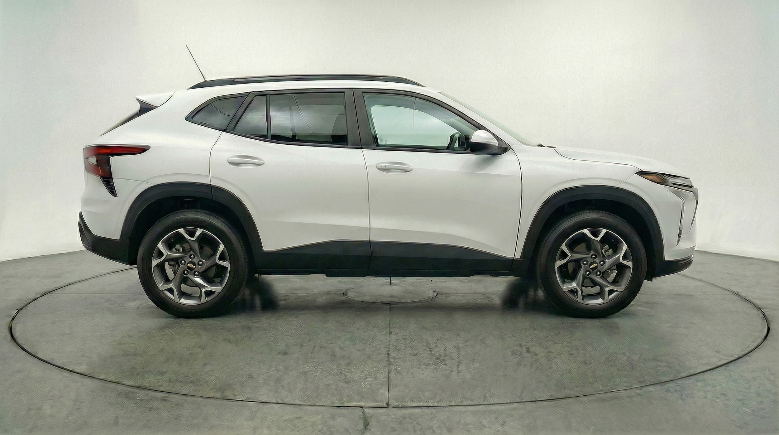 Thumbnail: 2025 Chevrolet Trax - 8