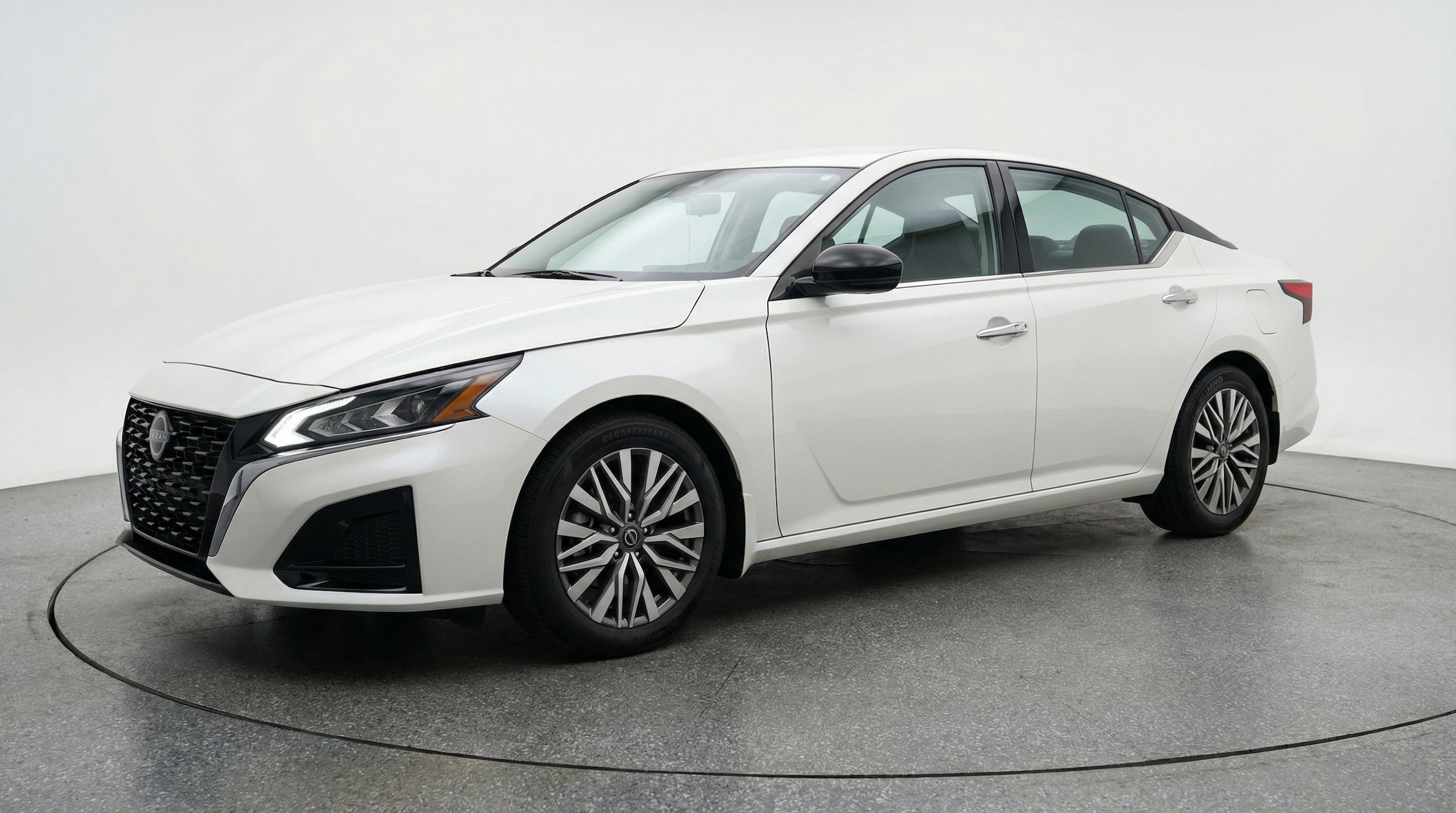 Thumbnail: 2025 Nissan Altima - 3