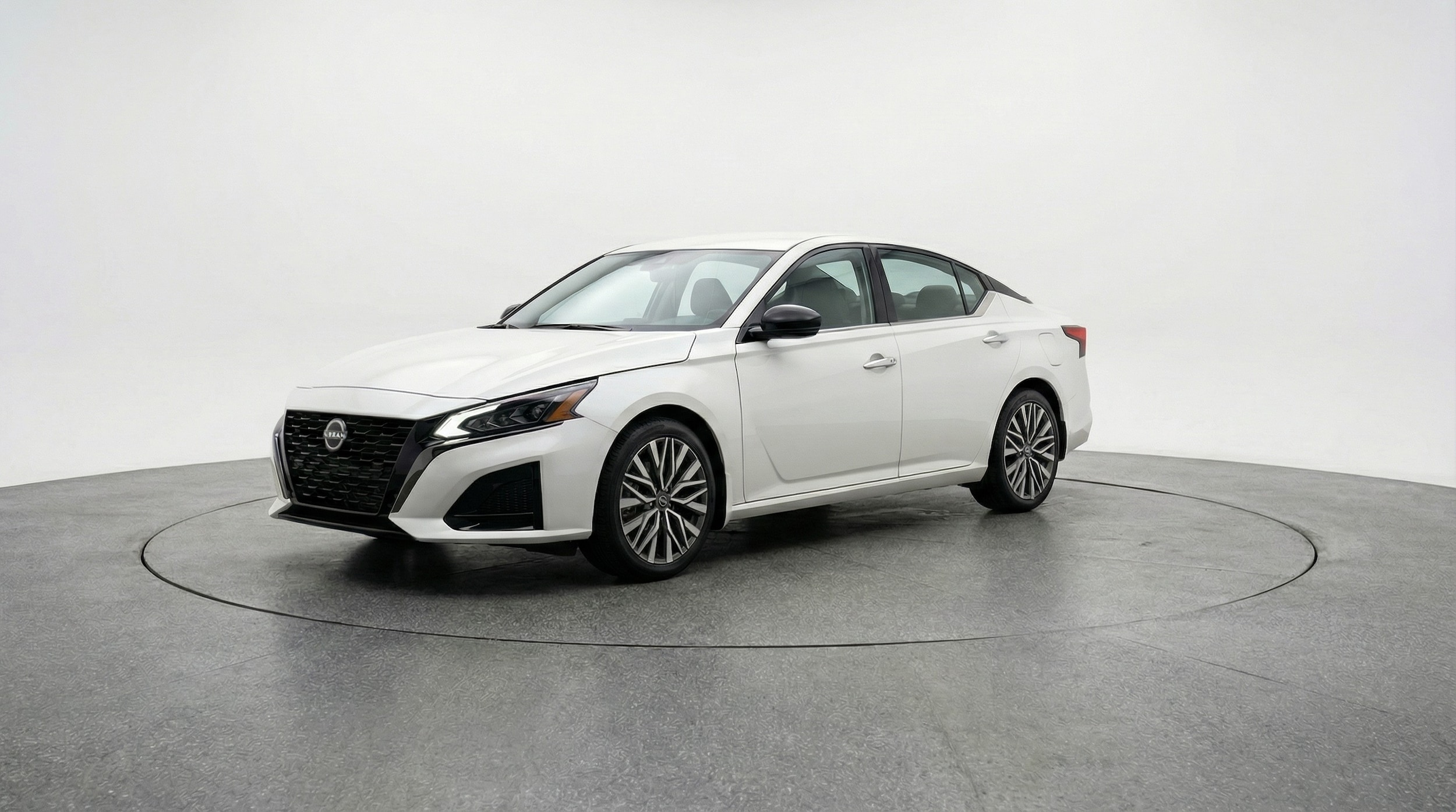 Thumbnail: 2025 Nissan Altima - 3