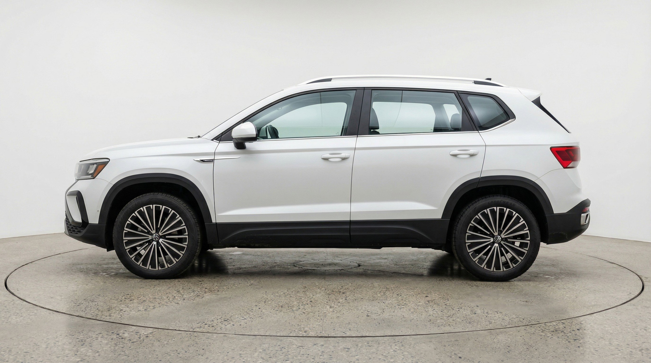 Thumbnail: 2025 Volkswagen Taos - 5