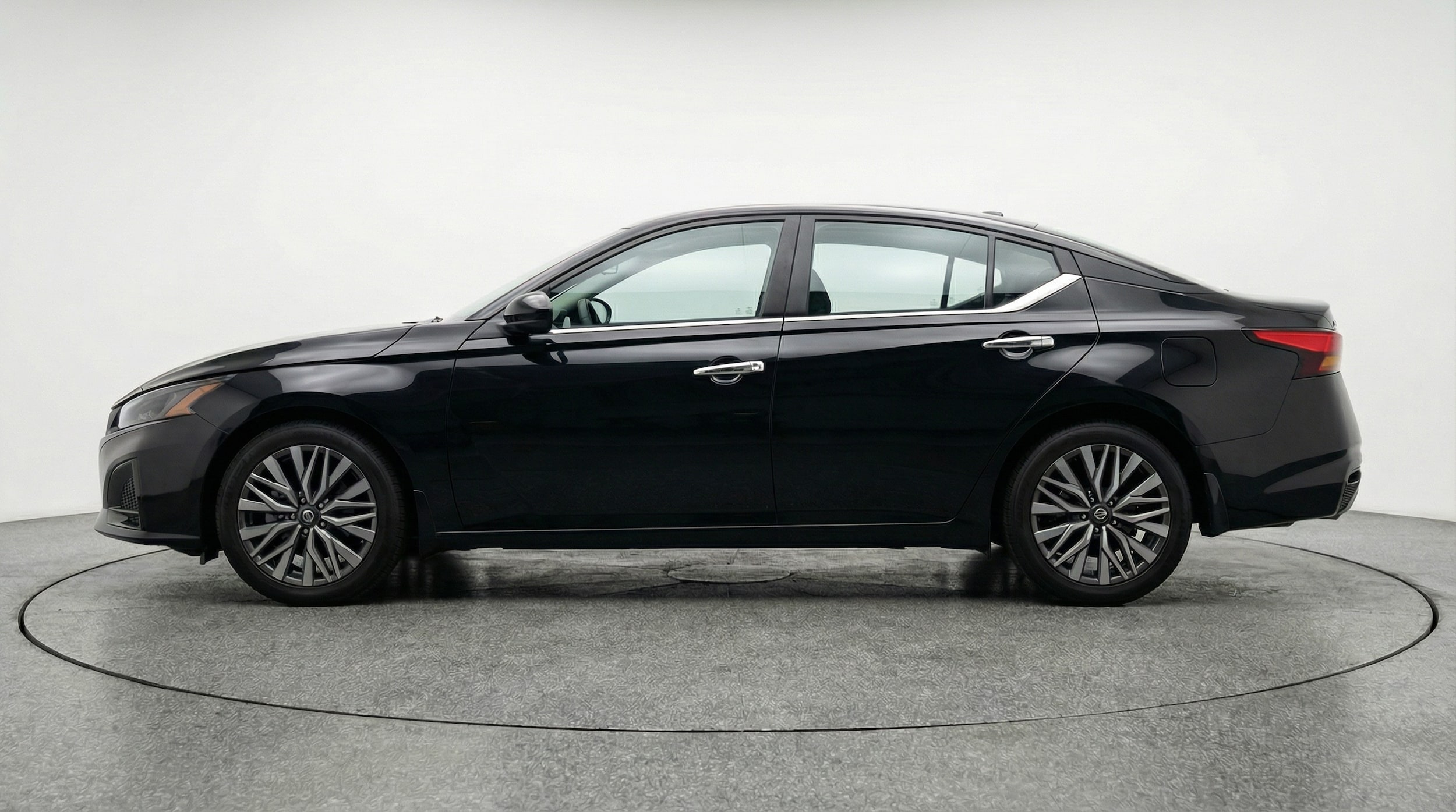 Thumbnail: 2025 Nissan Altima - 4