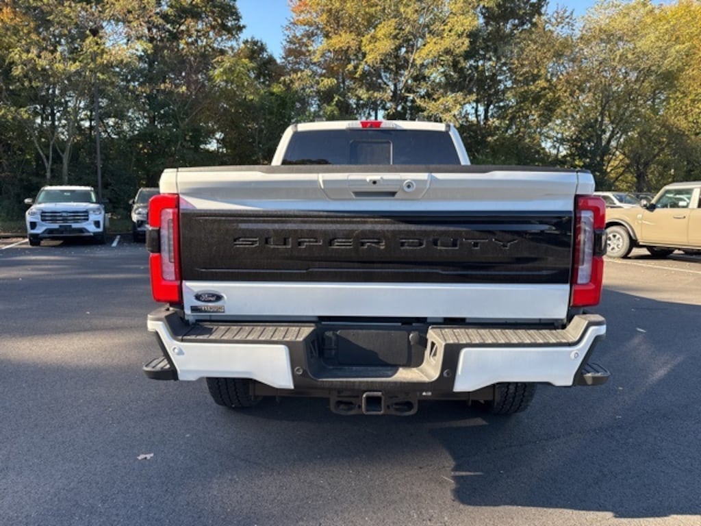 New 2026 Ford F-350 Platinum 4D Crew Cab