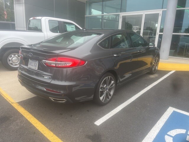 2020 Ford Fusion Titanium photo 2