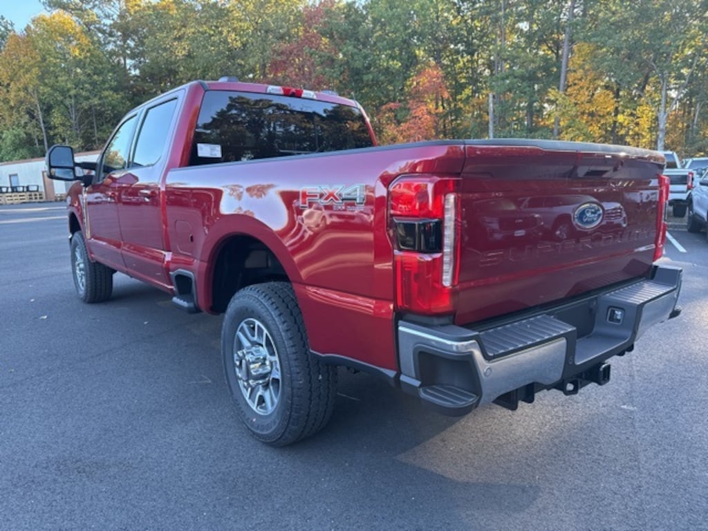 New 2026 Ford F-250 Lariat 4D Crew Cab