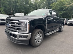 2025 Ford F-250 Lariat 4D Crew Cab