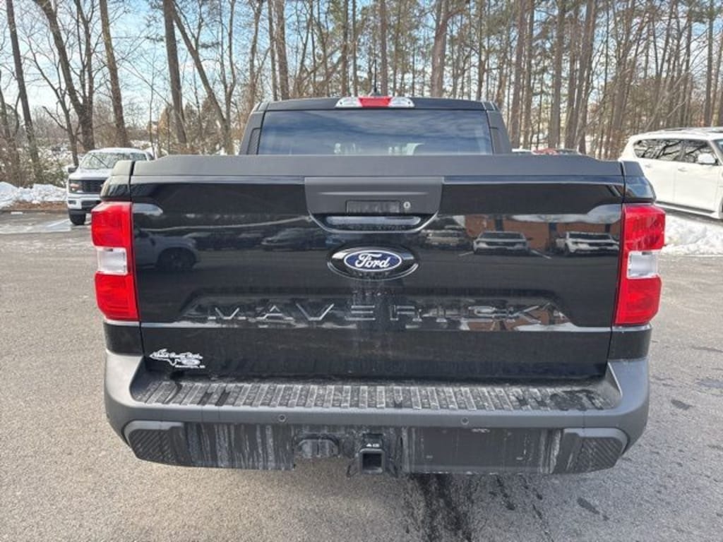 New 2025 Ford Maverick XLT 4D Crew Cab