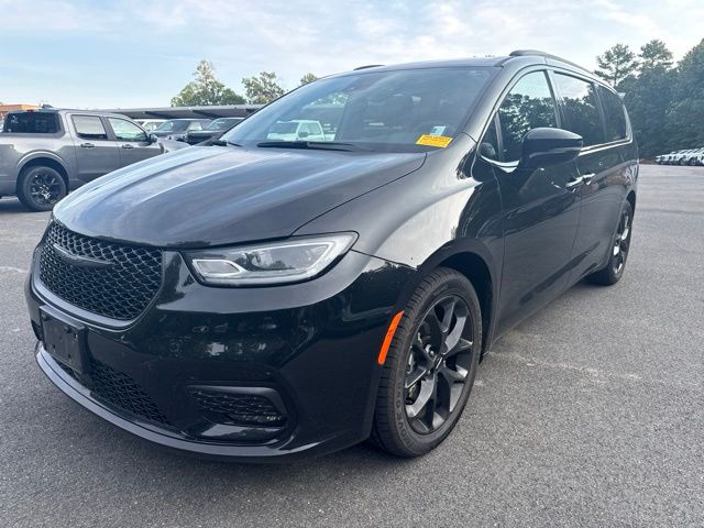 2025 Chrysler Pacifica