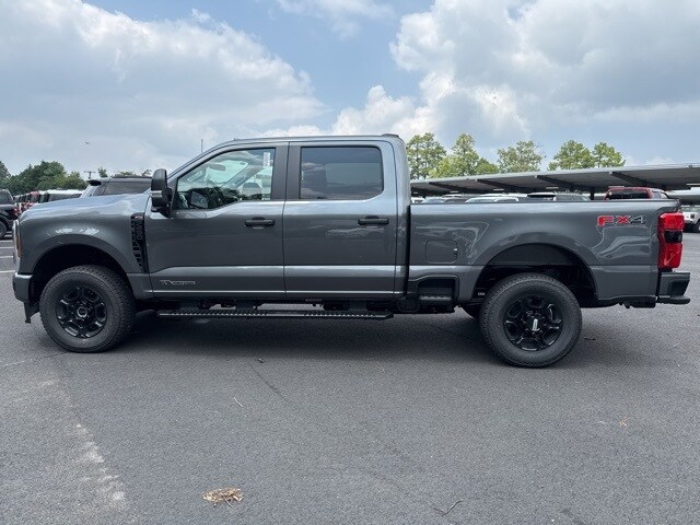 2025 Ford F-250 XL photo 2