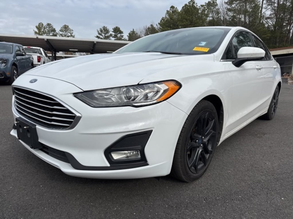 Used 2019 Ford Fusion SE Sedan