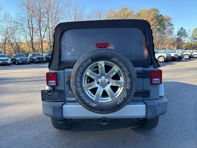 2015 Jeep Wrangler Unlimited Sahara photo 4