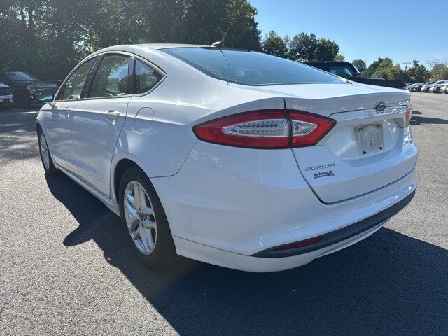 2013 Ford Fusion SE photo 3
