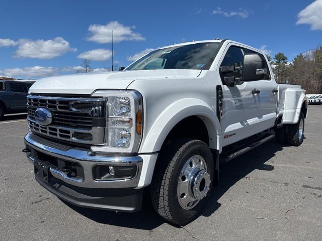 2026 Ford F-450 4D Crew Cab 