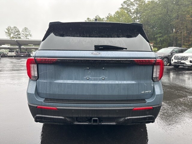 2025 Ford Explorer ST-Line photo 4