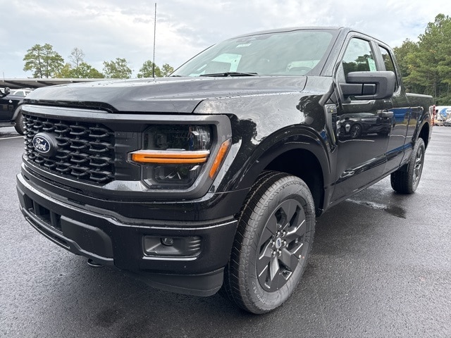 2025 Ford F-150 STX's photo
