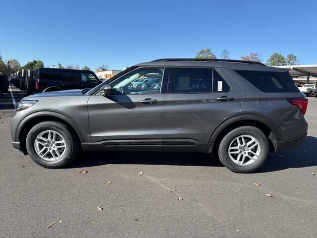 2026 Ford Explorer Sport photo 2