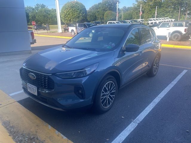 2023 Ford Escape PHEV FWD's photo