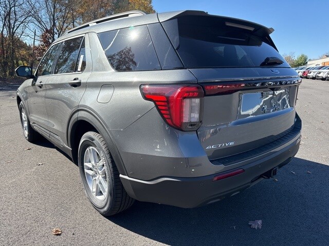 2026 Ford Explorer Sport photo 3