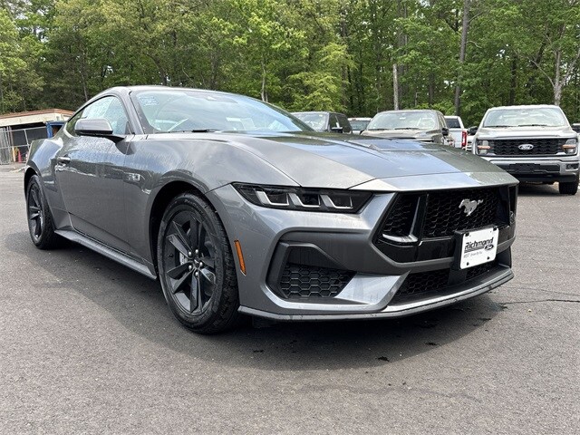 2025 Ford Mustang GT photo 2