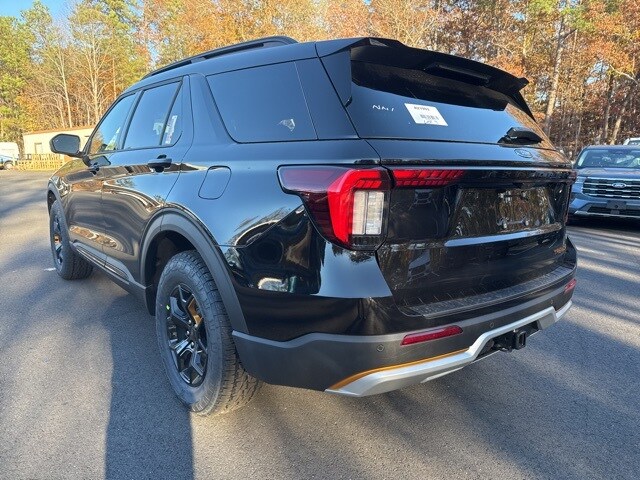 2026 Ford Explorer photo 3