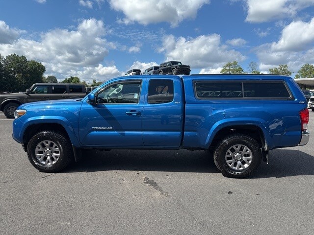 2016 Toyota Tacoma SR photo 2