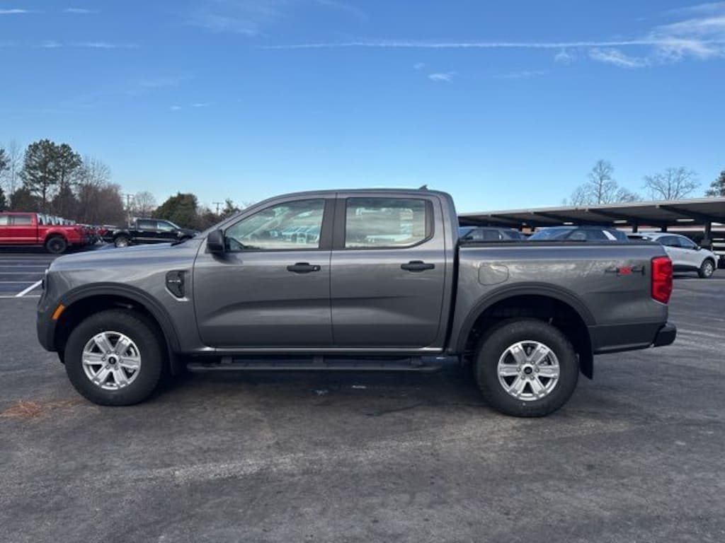 New 2025 Ford Ranger XL 4D Crew Cab