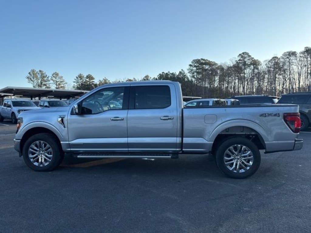 New 2025 Ford F-150 XLT 4D SuperCrew