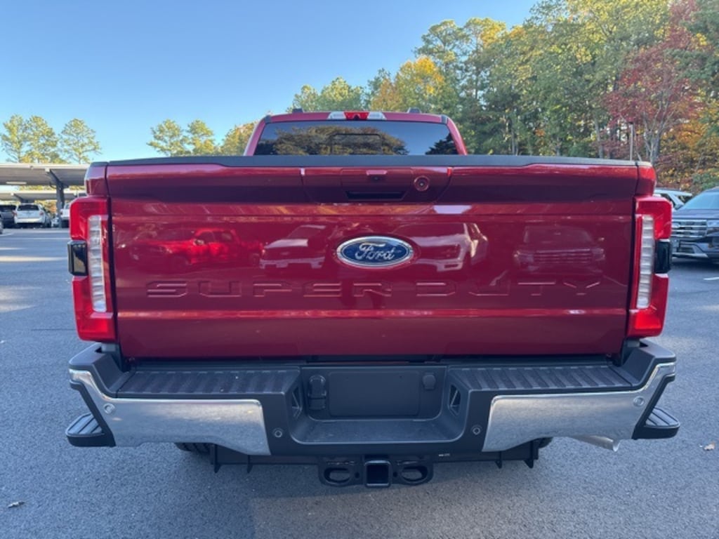 New 2026 Ford F-250 Lariat 4D Crew Cab